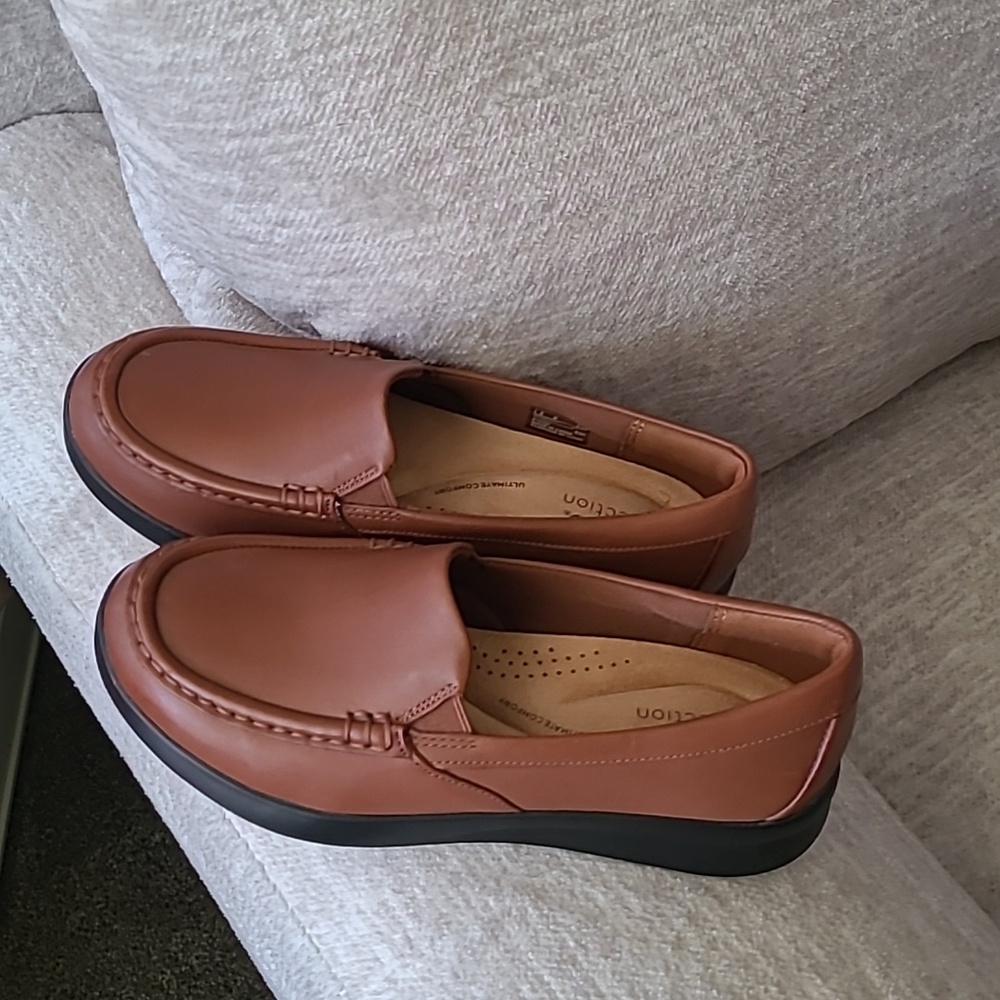 New Clark's 7W Cushioned loafers